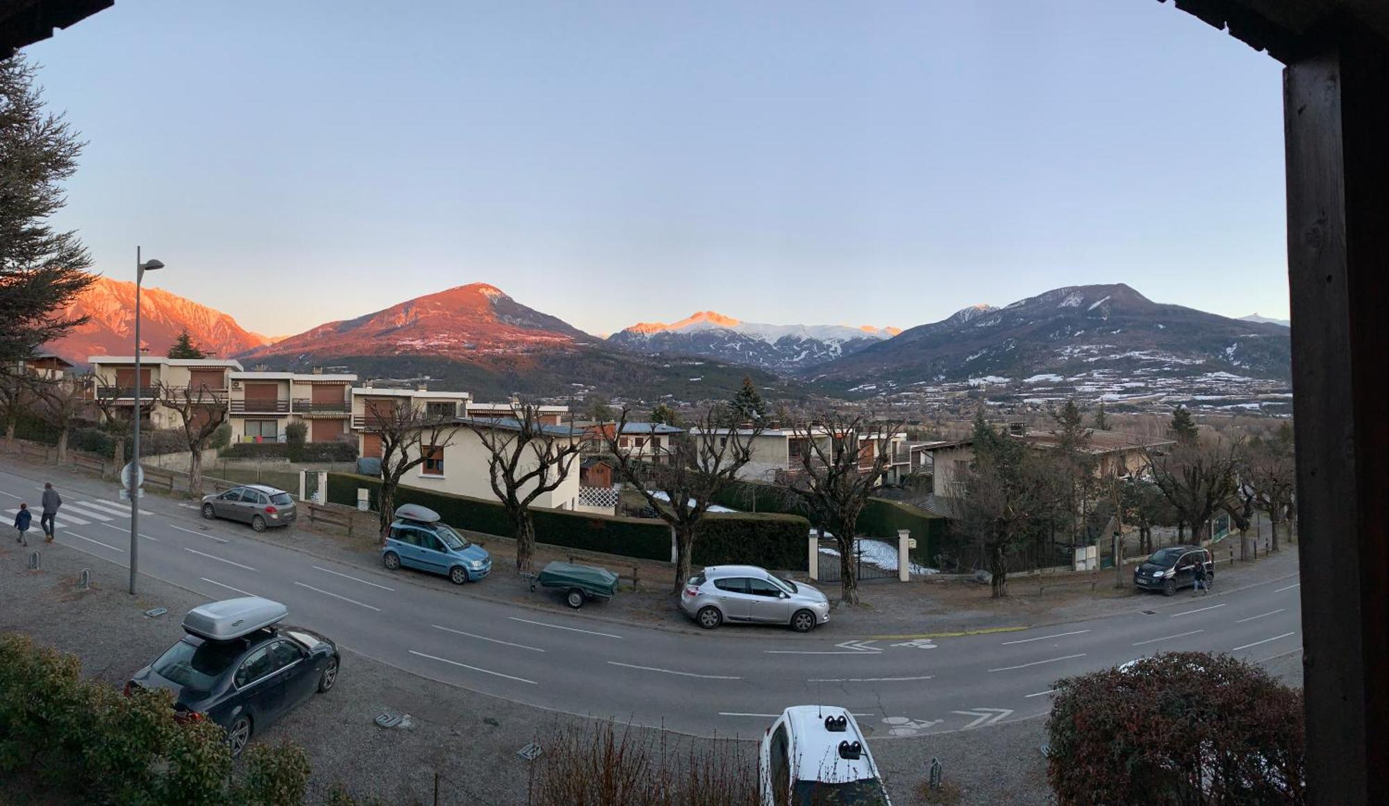 Appartement Agreable A Deux Pas Du Plan D'Eau Embrun Exterior photo